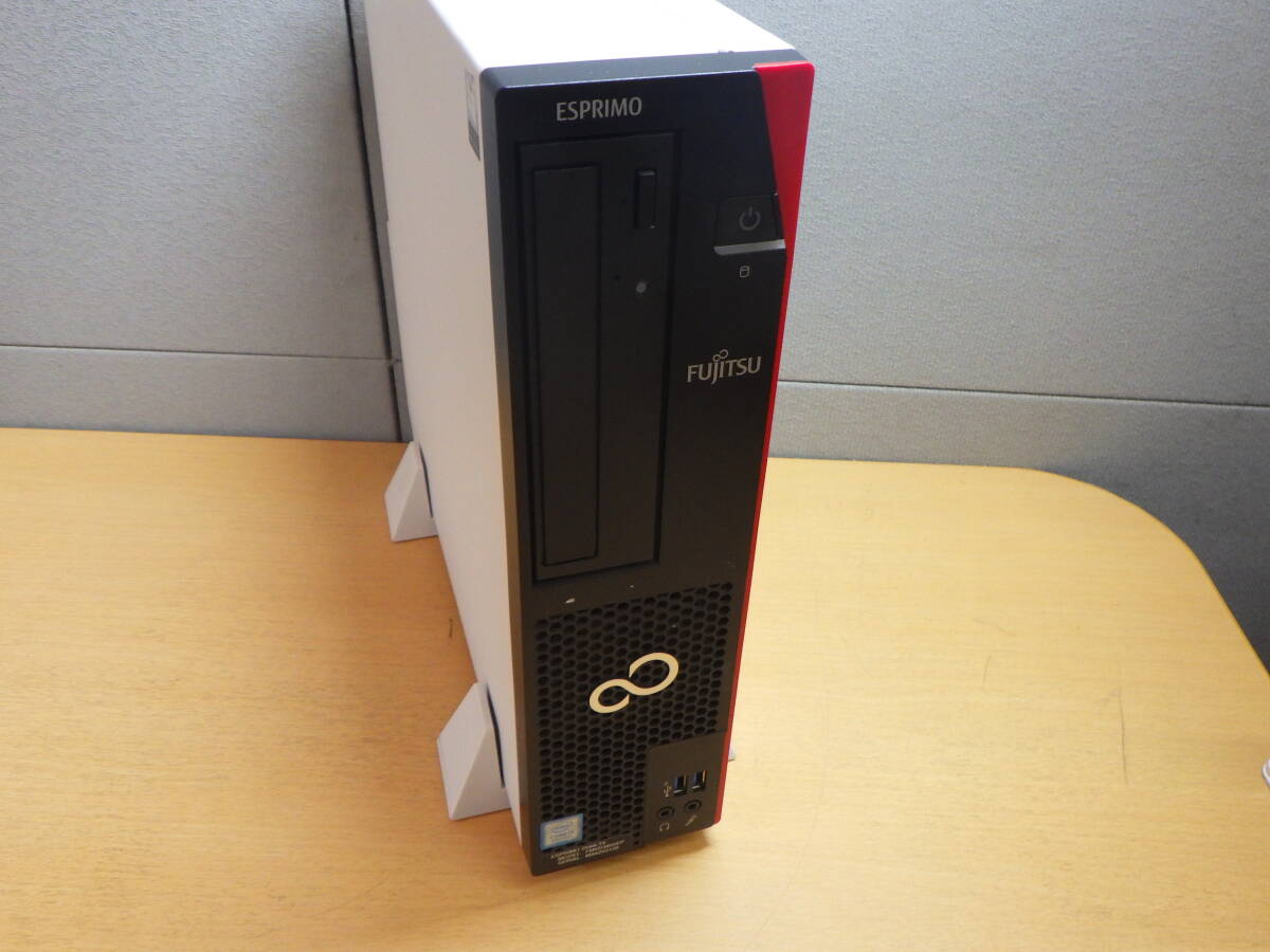  Fujitsu D588/TX i7-8700