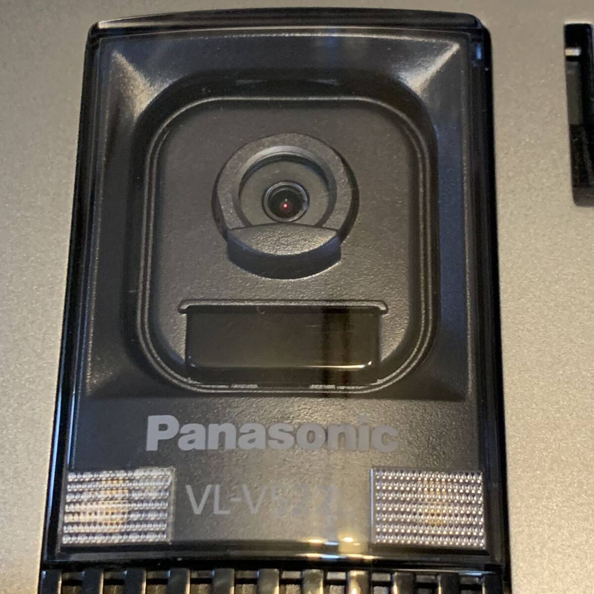 美品 VL-V522L-S パナソニック パナソニックドアホン 玄関子機 Panasonic インターホン カラーカメラ玄関子機