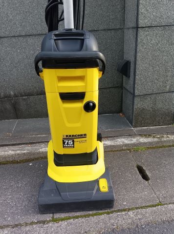 業務用床洗浄機　☆KARCHER/ケルヒャー ☆　ハンディスクラバー BR30/4C　_画像1