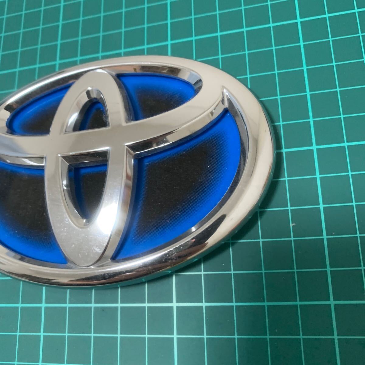  Toyota emblem hybrid plating 