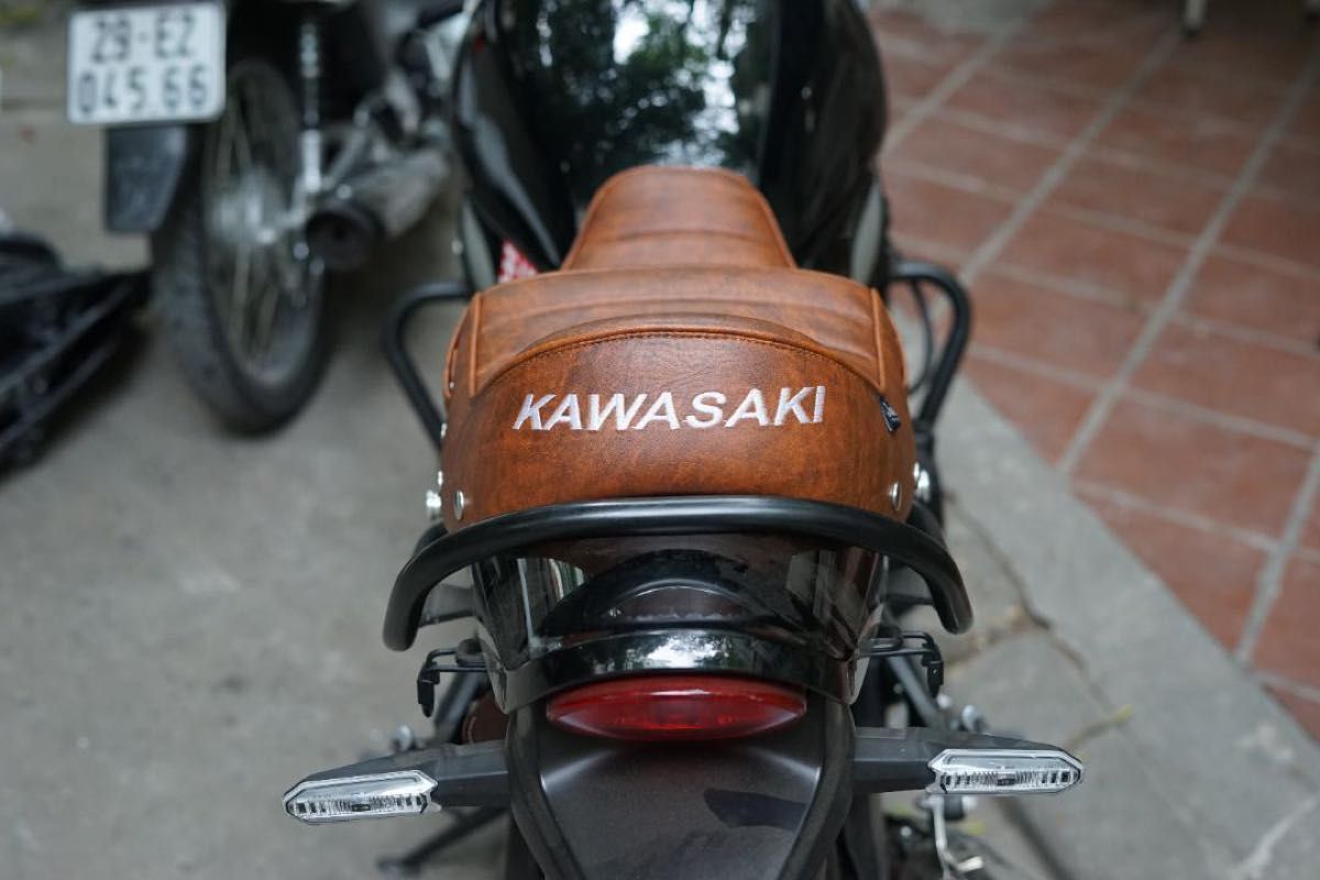セール中 z900rs シート Javimotorタックロールシート 焼茶色 セール中 z900rs シート Javimotorタックロールシート 焼茶色