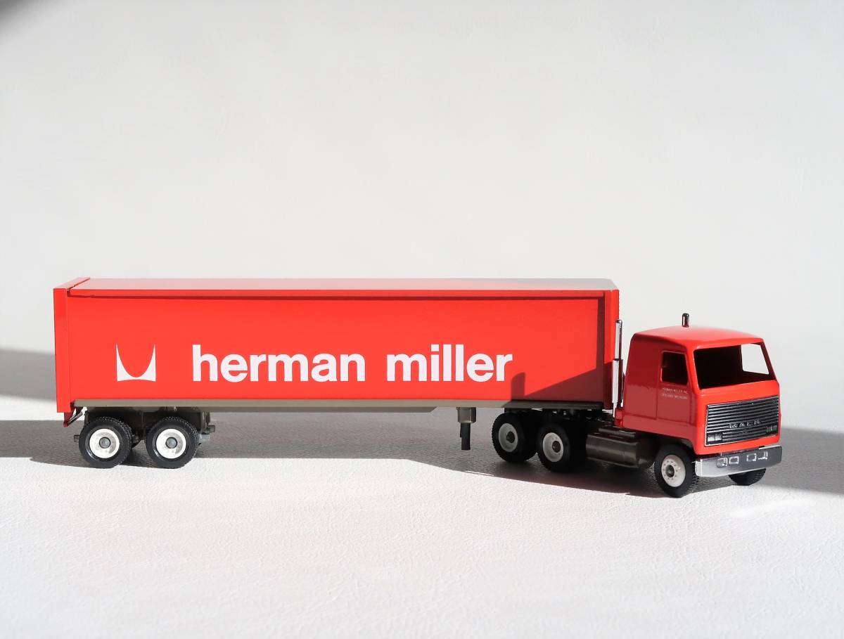 Winross MACK Herman Miller Design Tractor Trailer 1980s USA wing