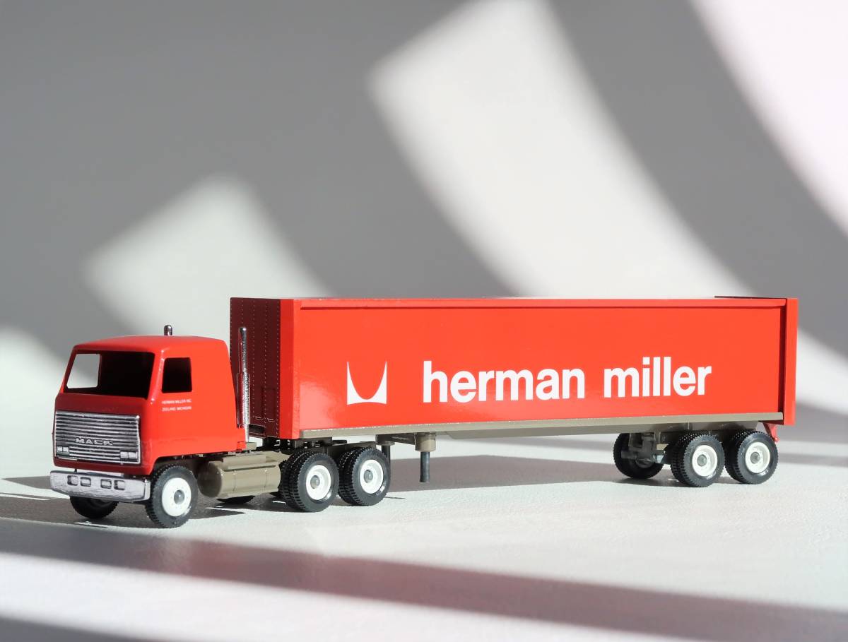 Winross MACK Herman Miller Design Tractor Trailer 1980s USA wing