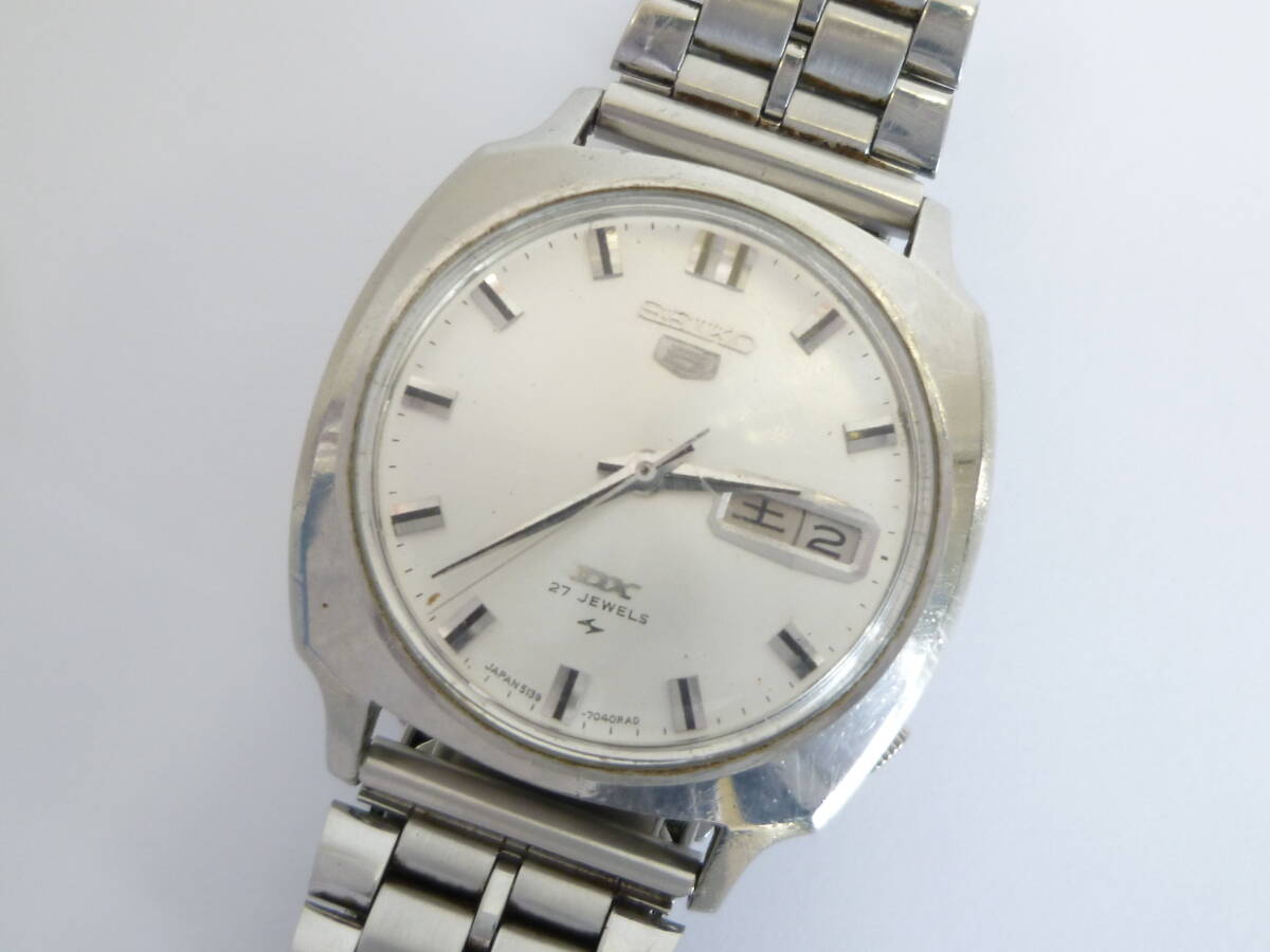 62578◆SEIKO5/セイコーファイブ DX 文字盤:5139-7040RAD 裏蓋:5139-7040 27石 自動巻き 腕時計 シルバーカラー/銀色 3針◆_画像1