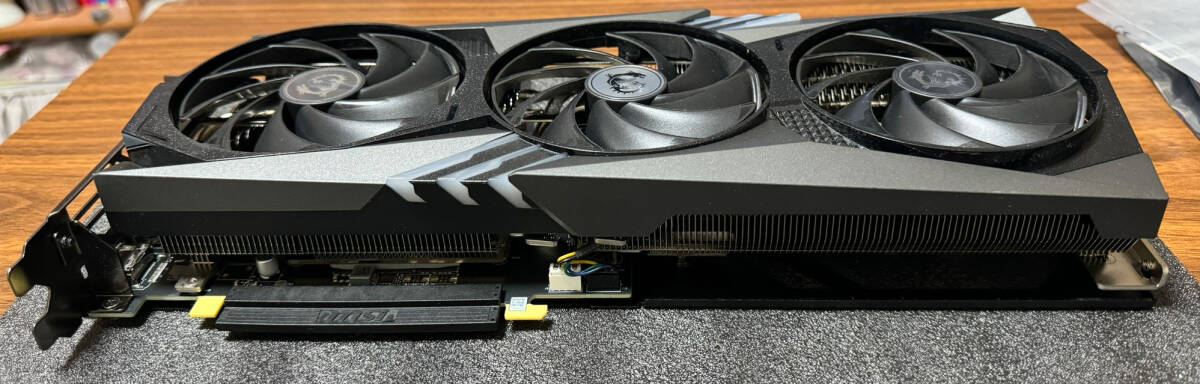 MSI GeForce RTX 4070 GAMING X TRIO 12G グラフィックスボード VD8469の画像3