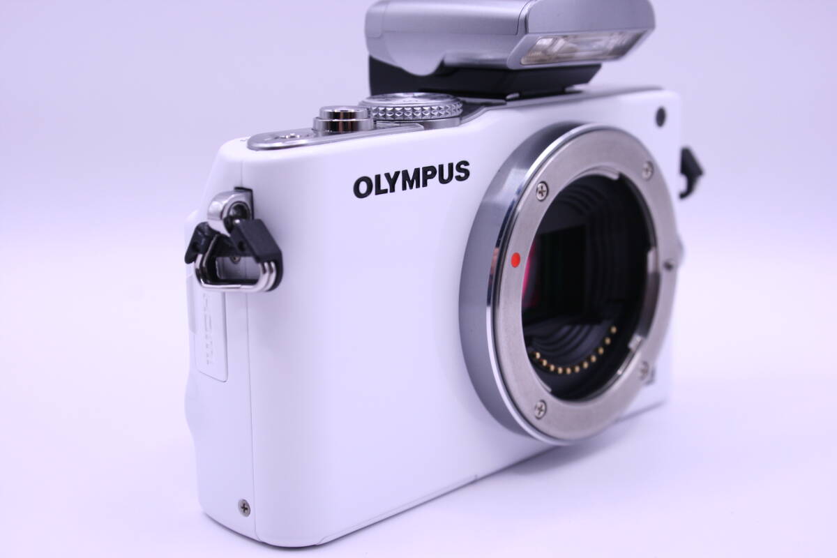 ★良品★OLYMPUS オリンパス OLYMPUS PEN Lite E-PL3 ホワイト デジタルミラーレスカメラ フラッシュ付き C-0014_画像3