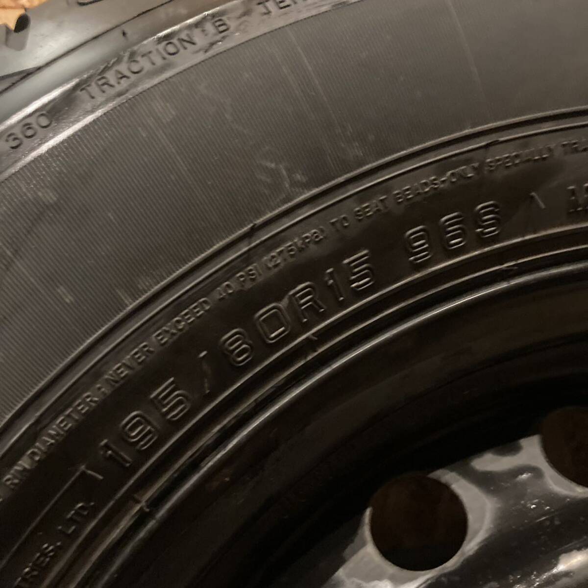 ハイエース 純正ホイール 未使用タイヤ 195/80R15 139.7 6Hの画像3