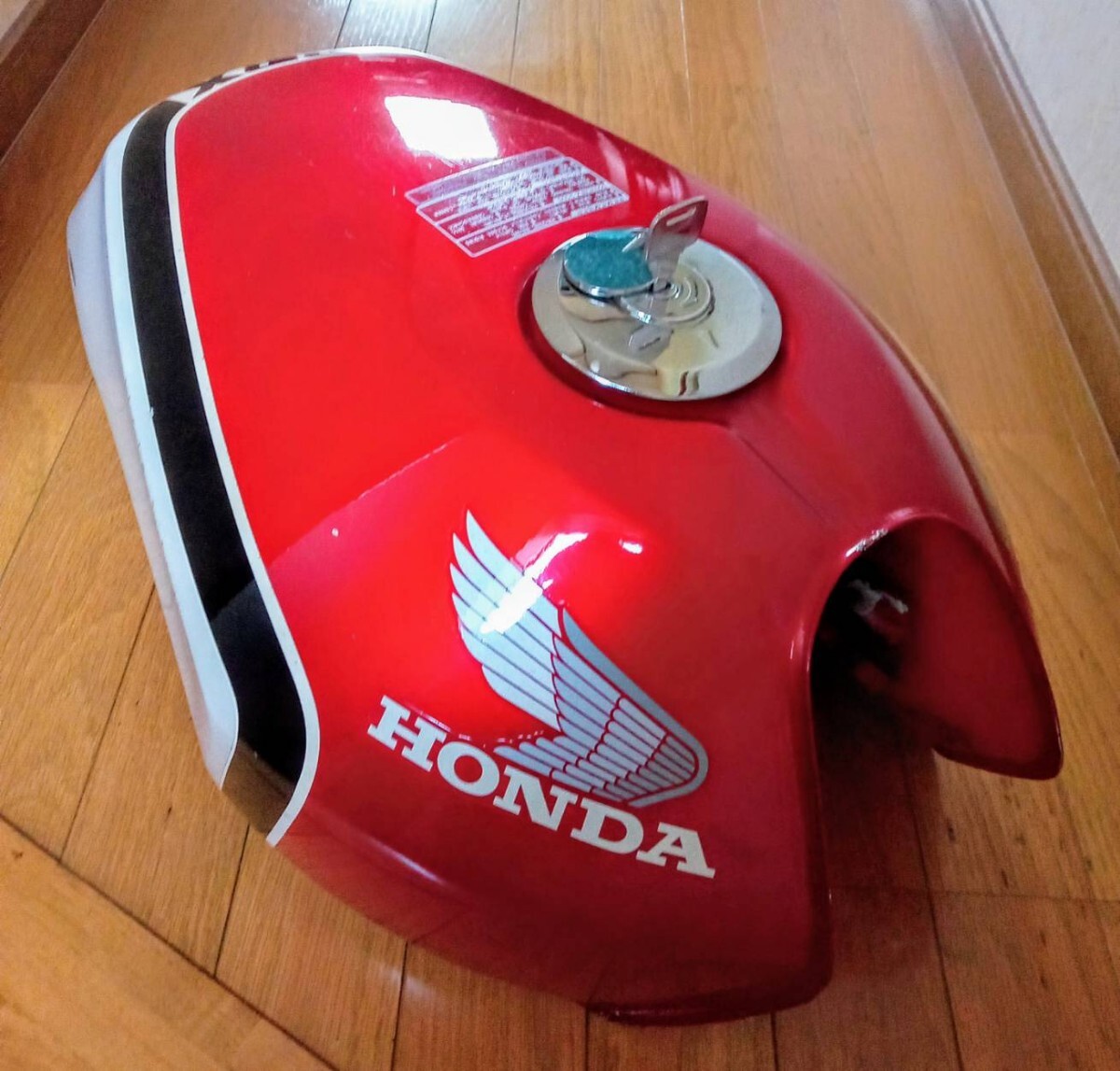 Yahoo!オークション - CBX400F CBX550F タンク ガソリンタンク Yahoo!オークション - CBX400F CBX550F タンク ガソリンタンク