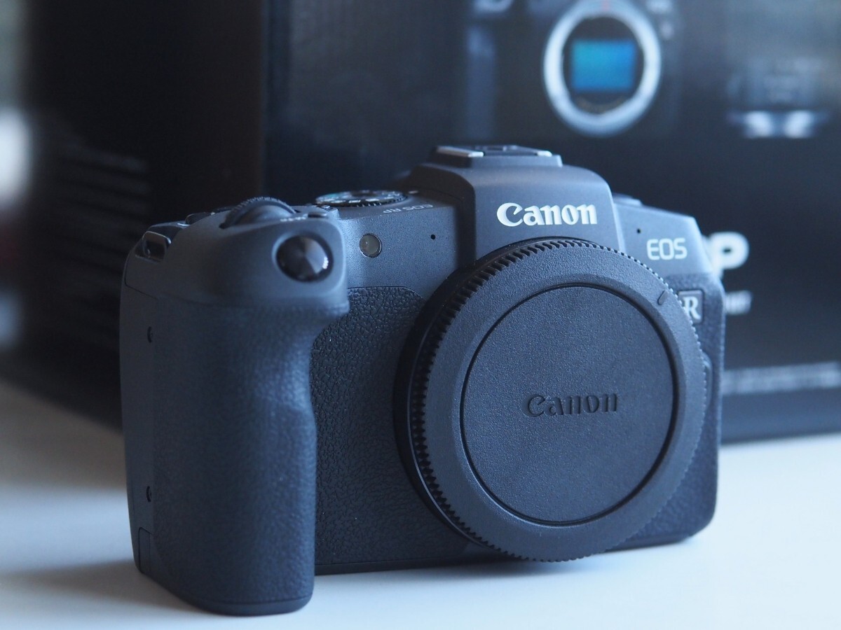 □■キャノン（Canon） EOS RP ３月購入５年保証 おまけ２点付 新品同様品！！の画像1