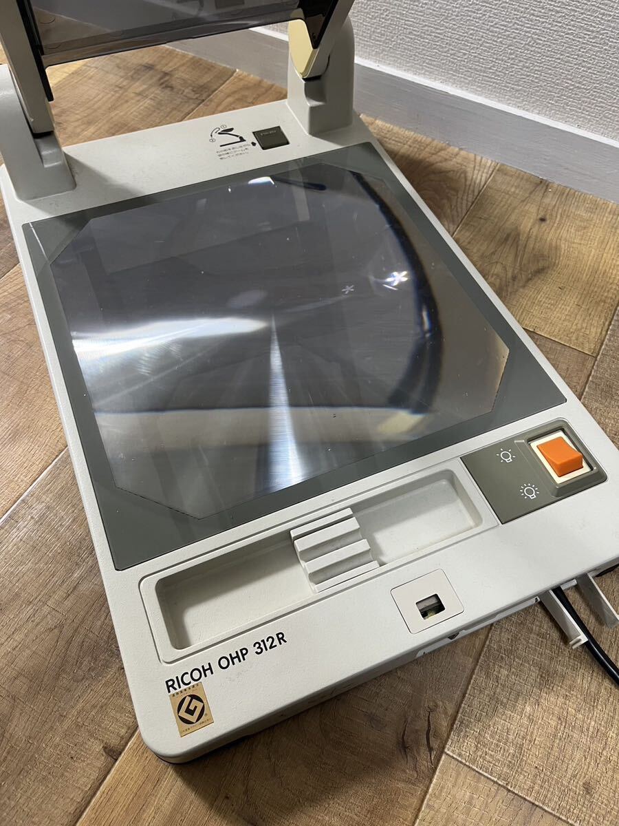 リコーRICOH OHP 312R 可搬ケース/予備ランプ付動作確認済中古品 リコーRICOH OHP 312R 可搬ケース/予備ランプ付動作確認済中古品