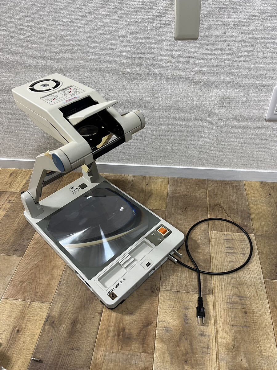 リコーRICOH OHP 312R 可搬ケース/予備ランプ付動作確認済中古品 リコーRICOH OHP 312R 可搬ケース/予備ランプ付動作確認済中古品