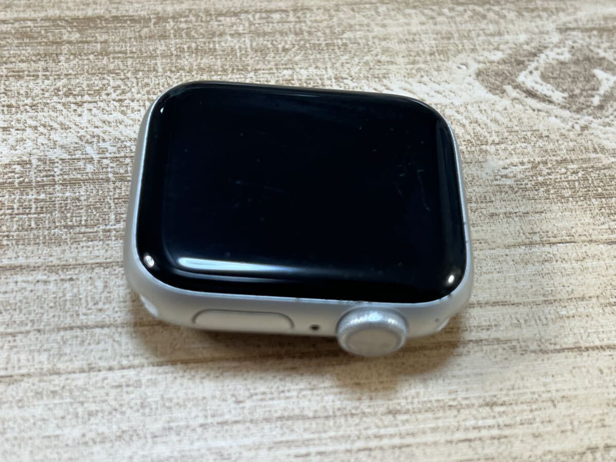 Apple Watch Series 6 GPSモデル MG183J/A 40mm シルバーアルミニウム アップルウォッチ シリーズ６の画像4