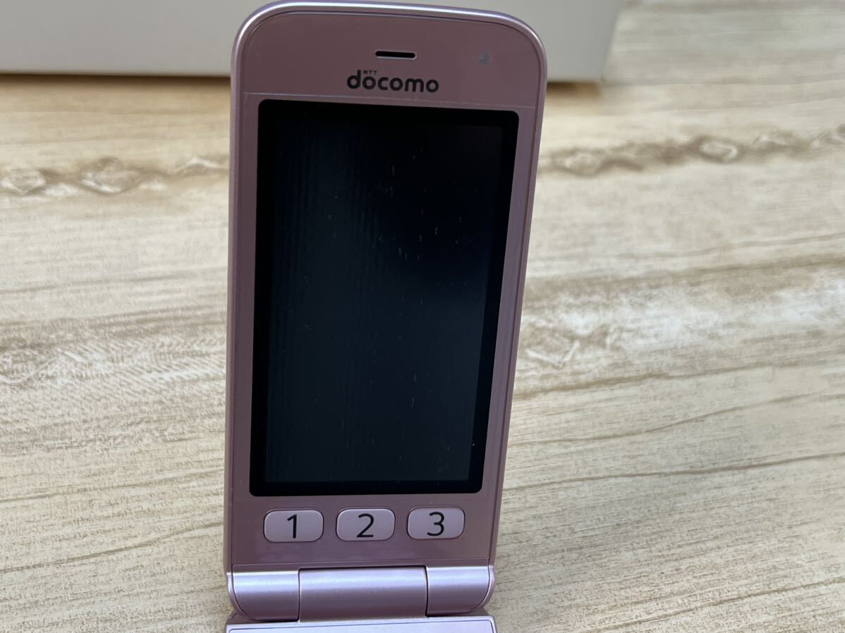 未使用に近い docomo SIMロック解除済 らくらくホン F-01M ピンク_画像8