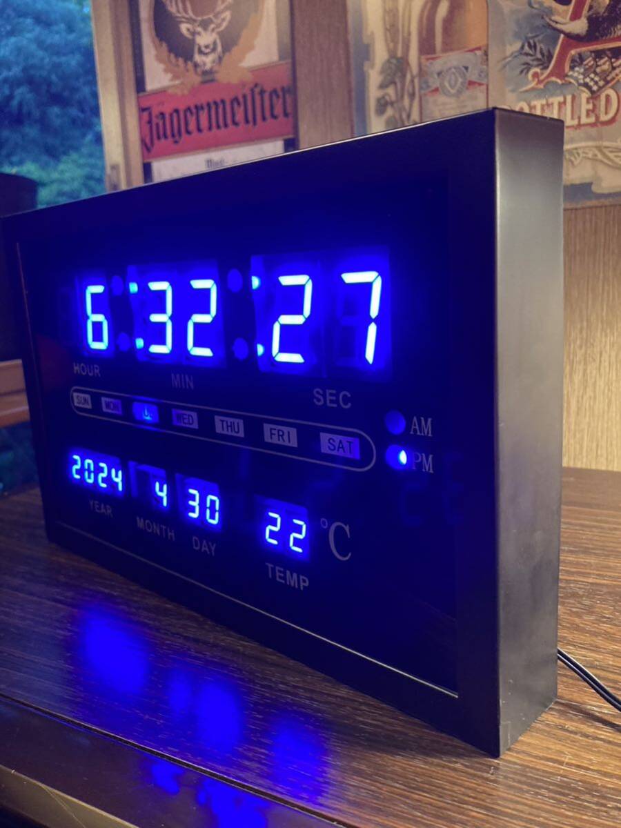 LED デジタル ネオン クロック ライト ブルー ランプ 壁掛け 卓上 時計 日付 温度計 アメリカン 雑貨 ダイナー ガレージ バー インテリアの画像4