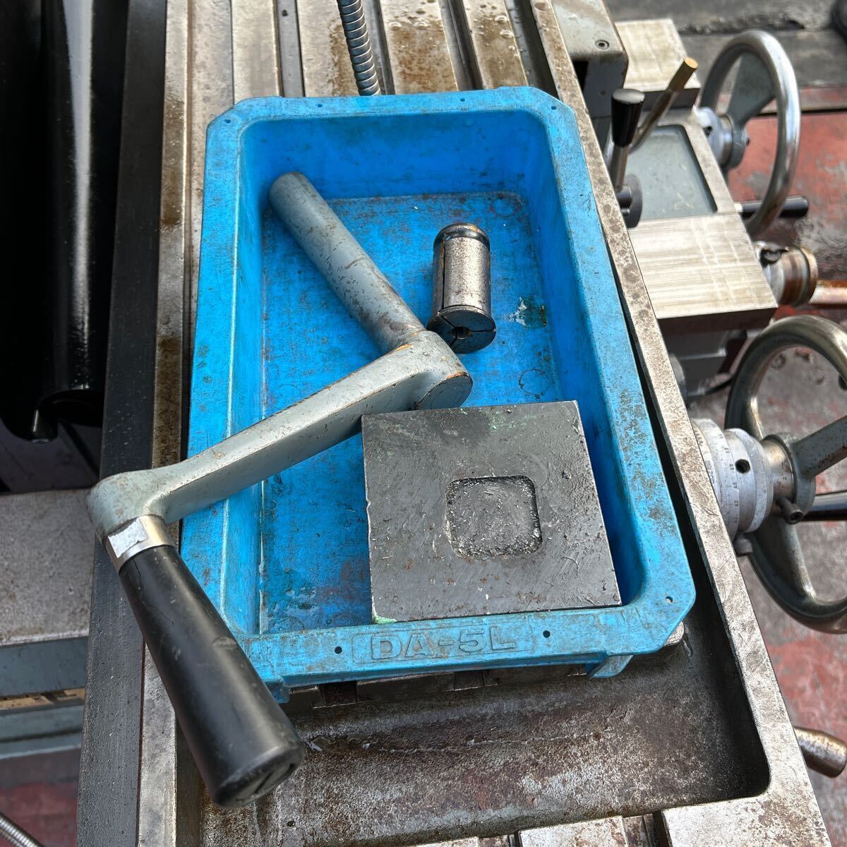 Yahoo!オークション - T6965 静岡鉄工所 フライス盤 VHR-A[X軸 Yahoo!オークション - T6965 静岡鉄工所 フライス盤 VHR-A[X軸