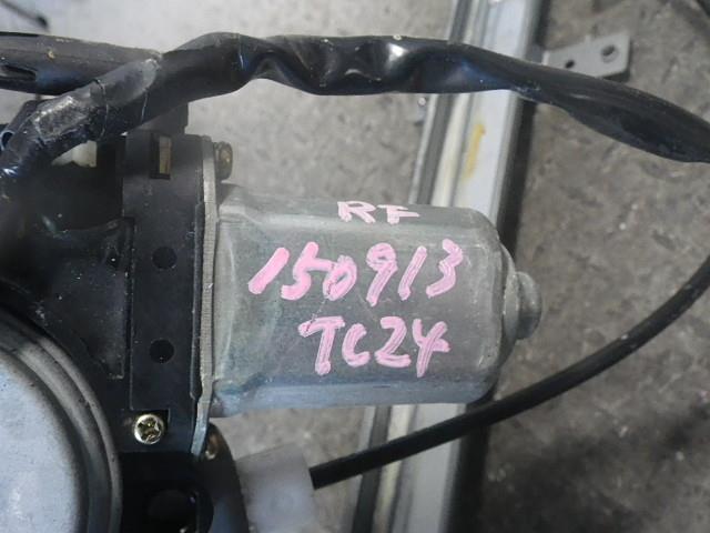 [KAP]150913 Serena TC24 right front door regulator 