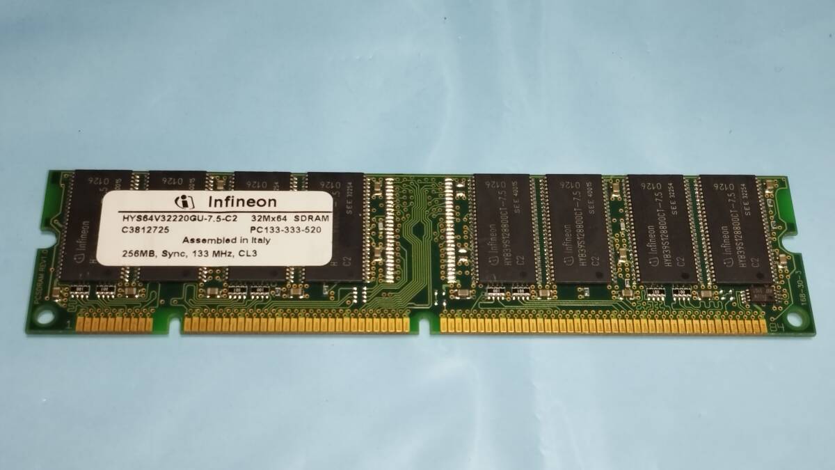 Infineon PC133 CL3 256 МБ памяти
