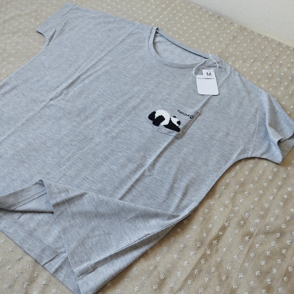 1点のみ●未使用 タグ付 もこもこ 刺繍 Tシャツ 半袖 M 洗濯機洗い gray パンダ 胸ポケット●色柄size違い有●ネコポス 送料無料