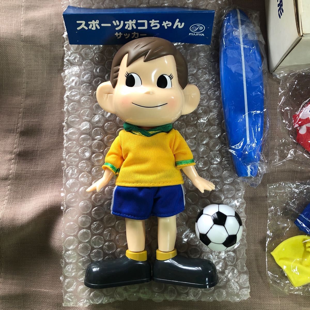 不二家　スポーツポコちゃん人形　着せ替え　サッカー　サーフィン　ローラーブレード　箱付き_画像2