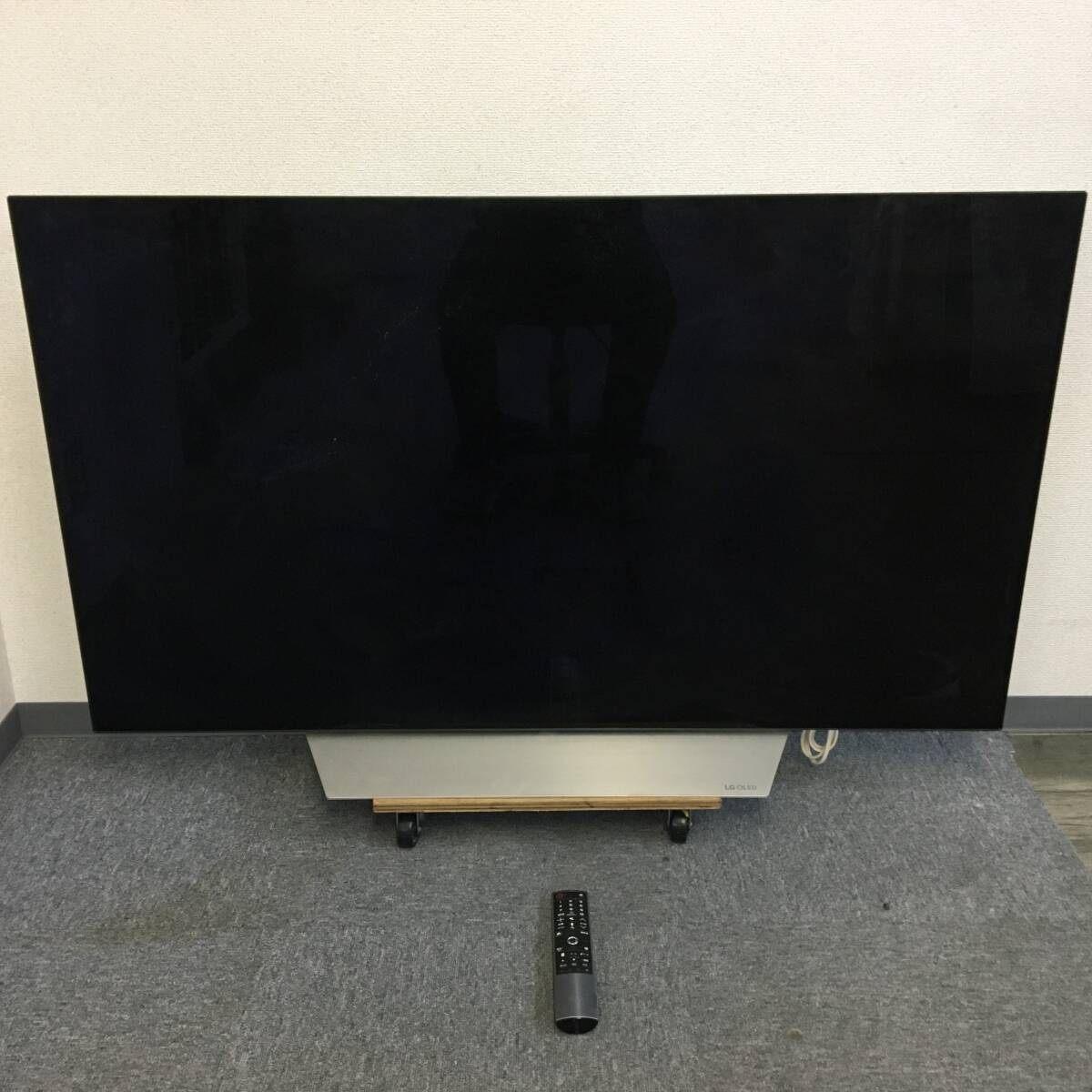 V013-0000【引取推奨】LG OLED カラーテレビ OLED55C7P-J 55V型 通電画面確認済み カラーテレビ 液晶テレビ_画像1