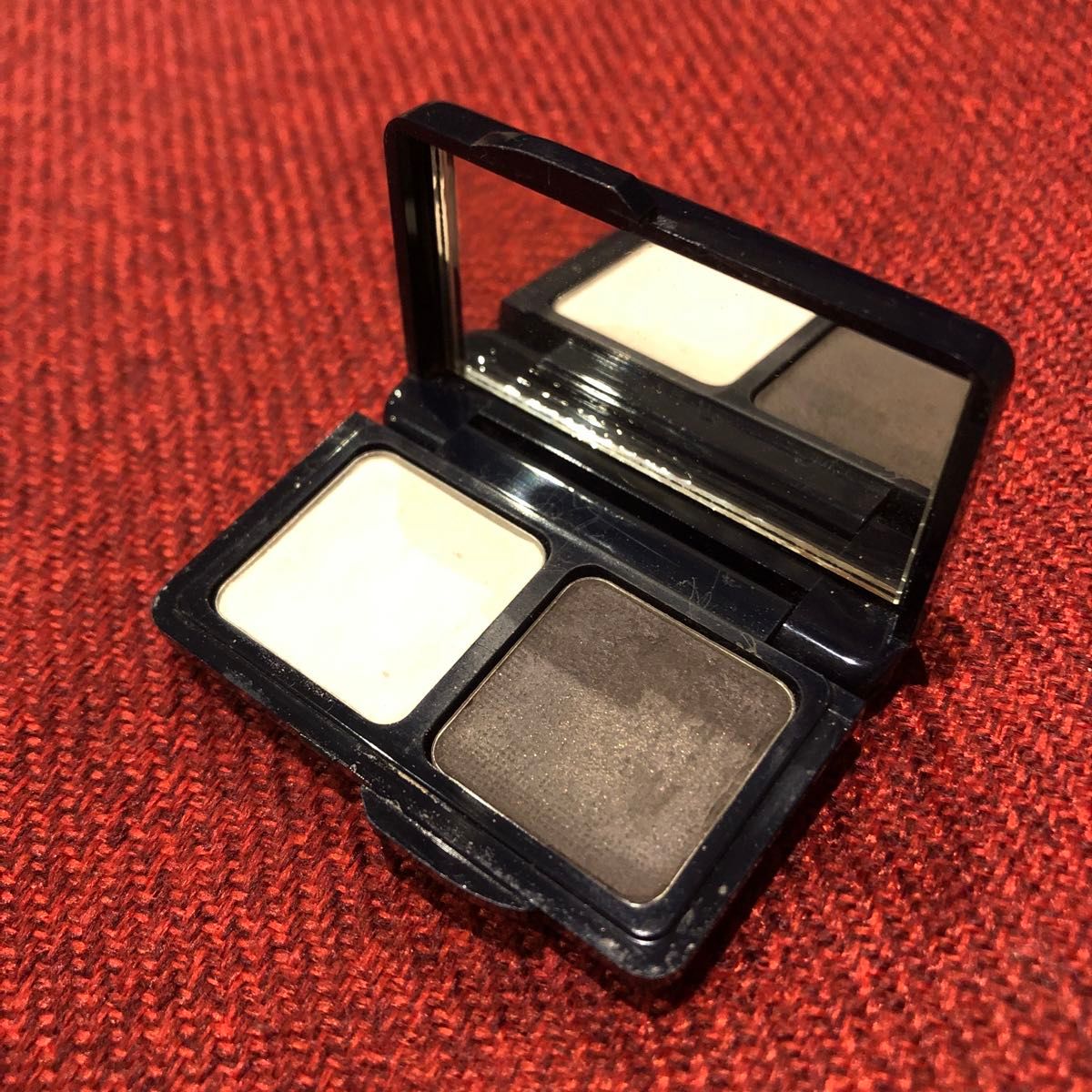 【shu uemura シュウウエムラ】オブラン プレスドアイシャドー オイスター 955 Ovelan