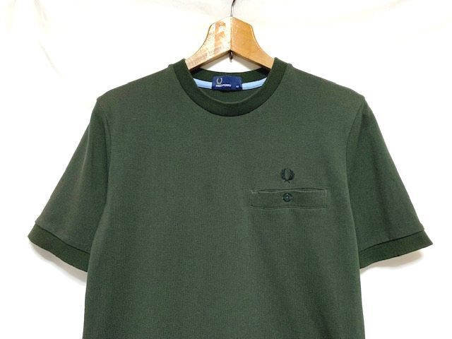 ★美品　FRED PERRY フレッドペリー　POCKET DETAIL PIQUE T-SHIRT 月桂樹刺繍 カノコ ポケットTシャツ オリーブ XS_画像2