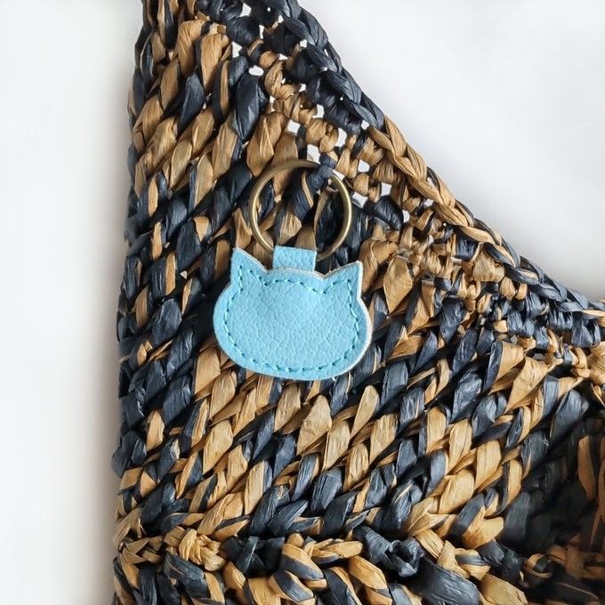 猫 革 チャーム かごバッグ あずま袋風 バッグ ペーパーヤーン 手編み ハンドメイド 夏 薄茶 ネイビー 系