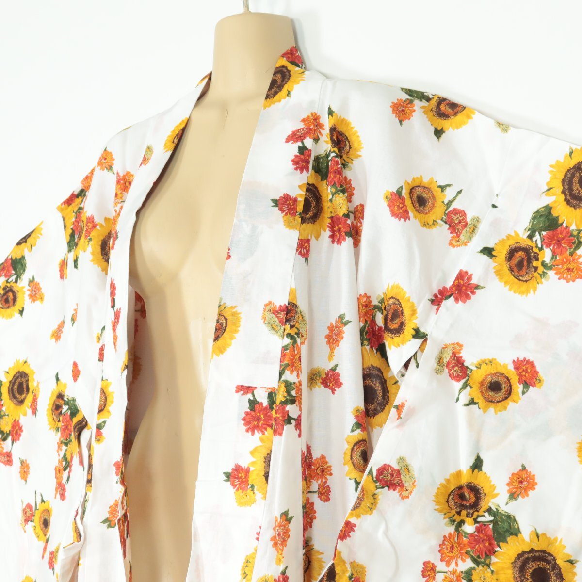 [ beautiful goods ] Pink House * yukata sunflower pattern . adult pretty! cotton 100! lady's rare Vintage! kimono wrapping paper attaching size M white series k2587