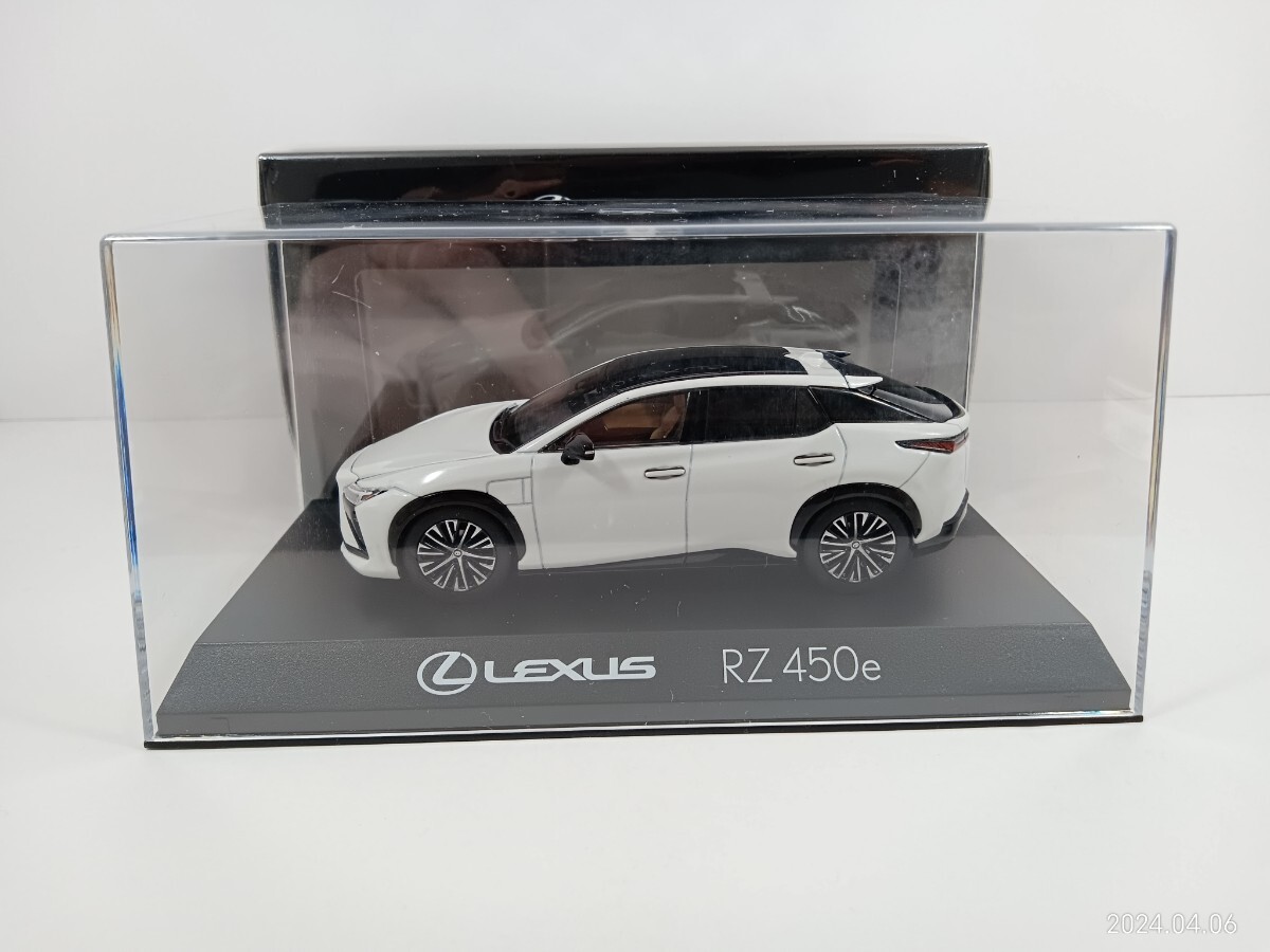 新品未開封品 1/43 ディーラー特注品 LEXUS RZ450e ホワイトの画像1