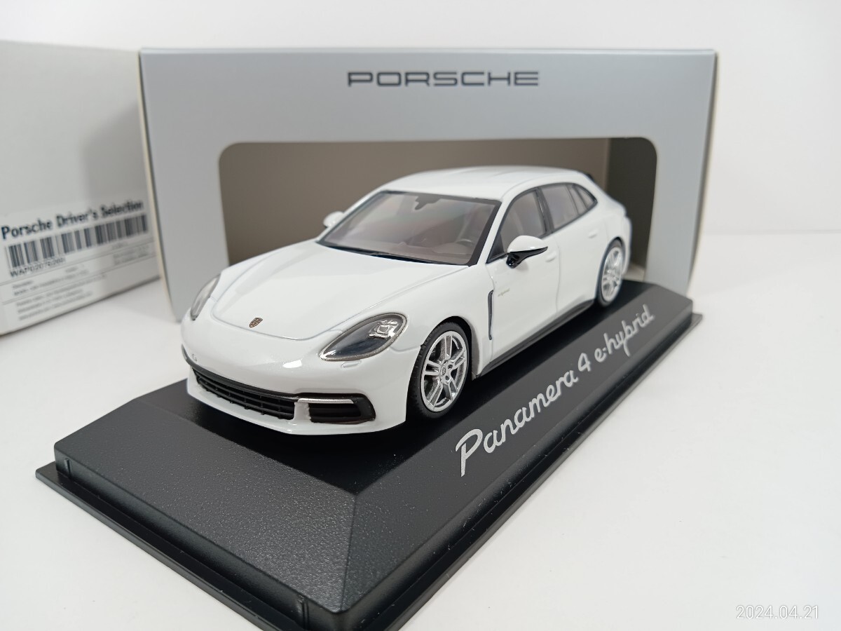 中古品 1/43 Porsche特注 ポルシェ パナメーラ ターボS e-hybrid Whiteの画像1