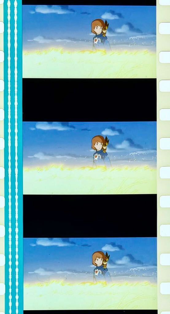 『風の谷のナウシカ (1984) NAUSICAA OF THE VALLEY OF WIND』35mm フィルム 5コマ スタジオジブリ 映画 Studio Ghibli 金色の野 Filmの画像1