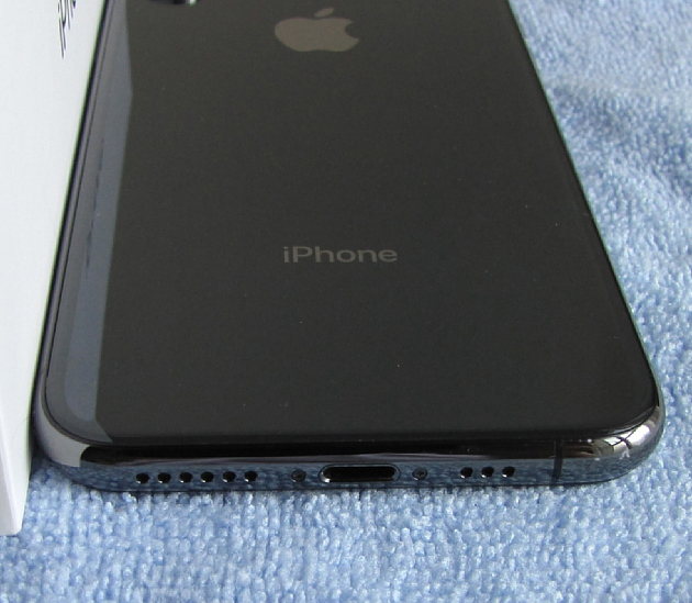 ★ピカピカ美品 ★完動品 ★バッテリ100％ SIMフリー Apple iPhoneXS 大容量 256GB スペースグレイ SIMロック解除済 格安SIM可 iphone XSの画像6