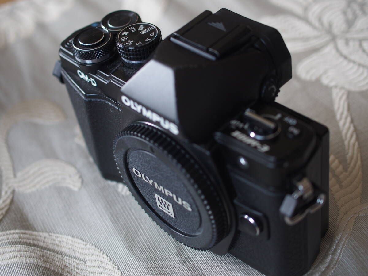 5270円 ☆OLYMPUS OM-D E-M10 Mark II ボディ ジャンク 5270円 ☆OLYMPUS OM-D E-M10 Mark II ボディ ジャンク