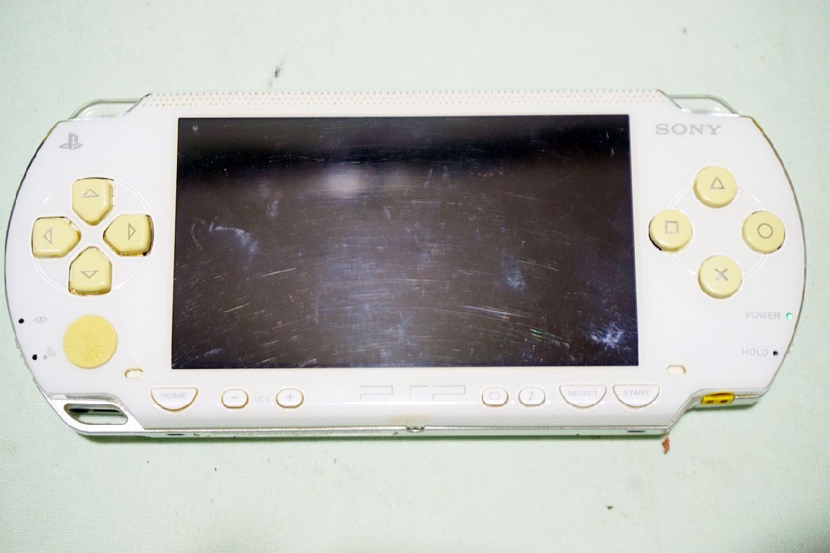 【質Banana】中古・動作品!!! SONY/ソニー ポータブルゲーム機 PSP1000 ホワイト 通電・簡易動作確認済み♪.。.:*・゜②の画像2