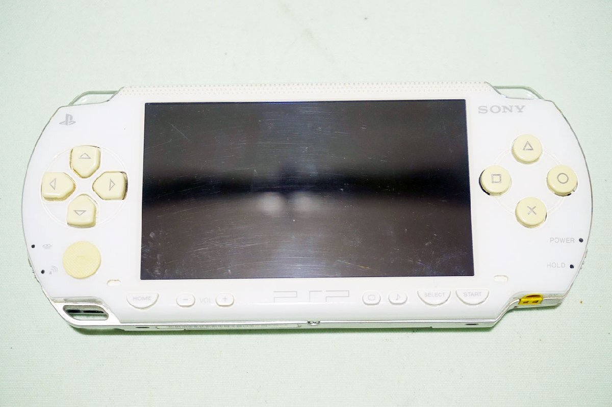 【質Banana】中古・動作品!!! SONY/ソニー ポータブルゲーム機 PSP1000 ホワイト 通電・簡易動作確認済み♪.。.:*・゜①の画像2