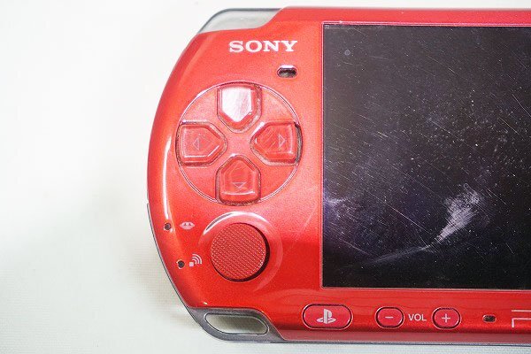 【質Banana】ジャンク品!!! SONY/ソニー ポータブルゲーム機 PSP3000レッド 2GBメモリーカード付 部品取りに♪.。.:*・゜②_画像2