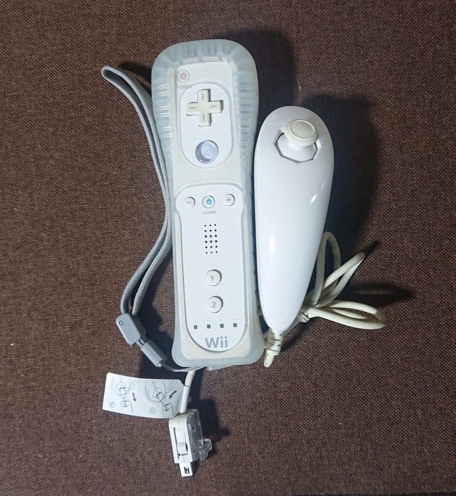 Wii リモコン ヌンチャクセット白 ホワイト シリコンカバー付  任天堂純正品