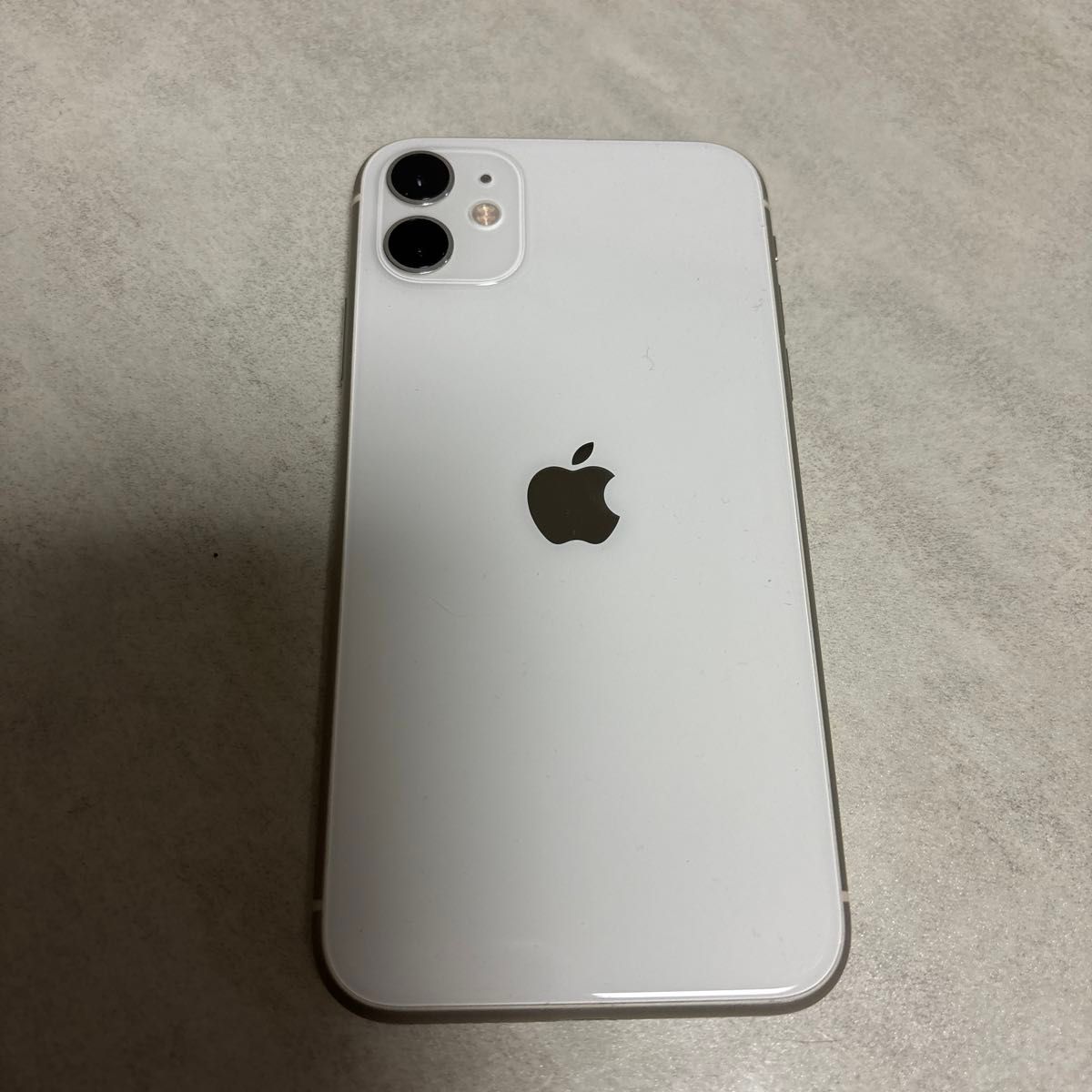 iPhone ホワイト SIMフリー Apple