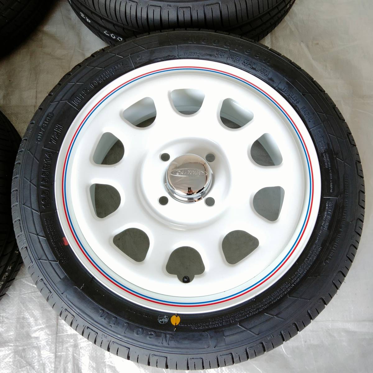 新品 デイトナ 14-5.0J＋42 4-100 ホワイト タイヤ付4本SET 165/55R14 軽自動車用 NBOX エブリイ アウトレット特価(W2426-NE)の画像3