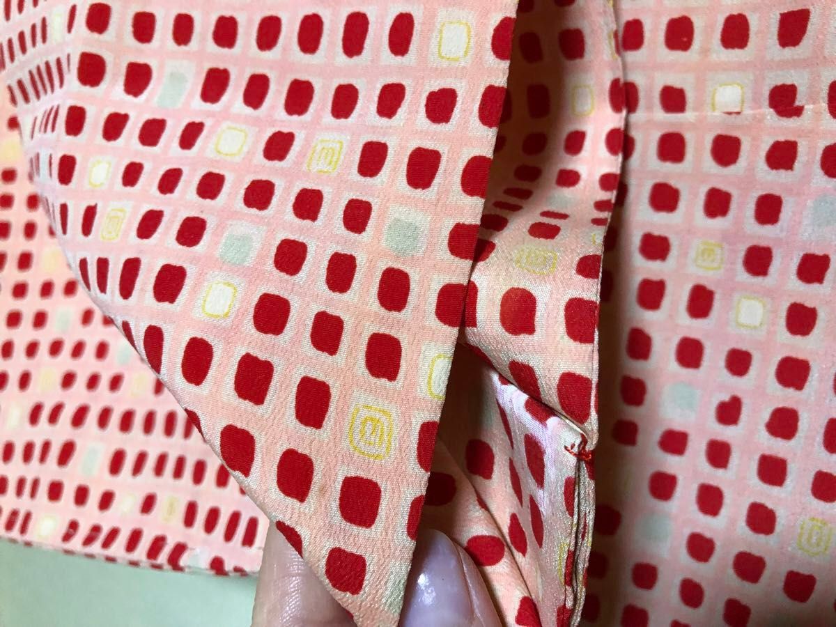【長襦袢】アンティーク　正絹　広襟　赤　スクエア　四角模様　難あり　訳あり　リメイク素材