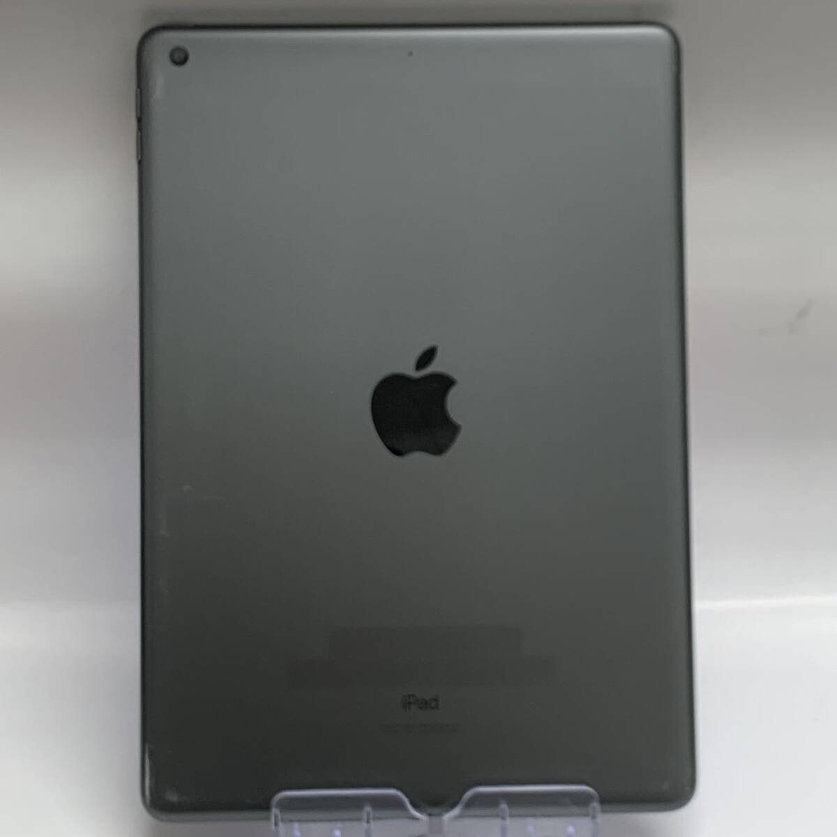 Apple　iPad 第8世代　32GB　Wi-Fiモデル　スペースグレイ　バッテリー93％　MYL92J/A　訳あり品_画像2