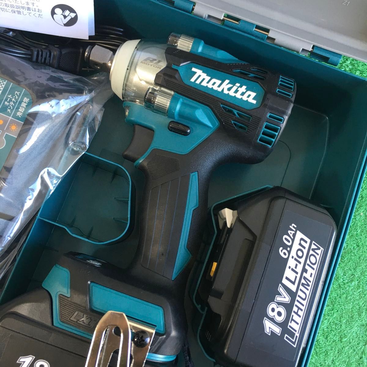 ☆新品未使用　最新モデル　makita  TW300DRGX  インパクトレンチ　18V  マキタ