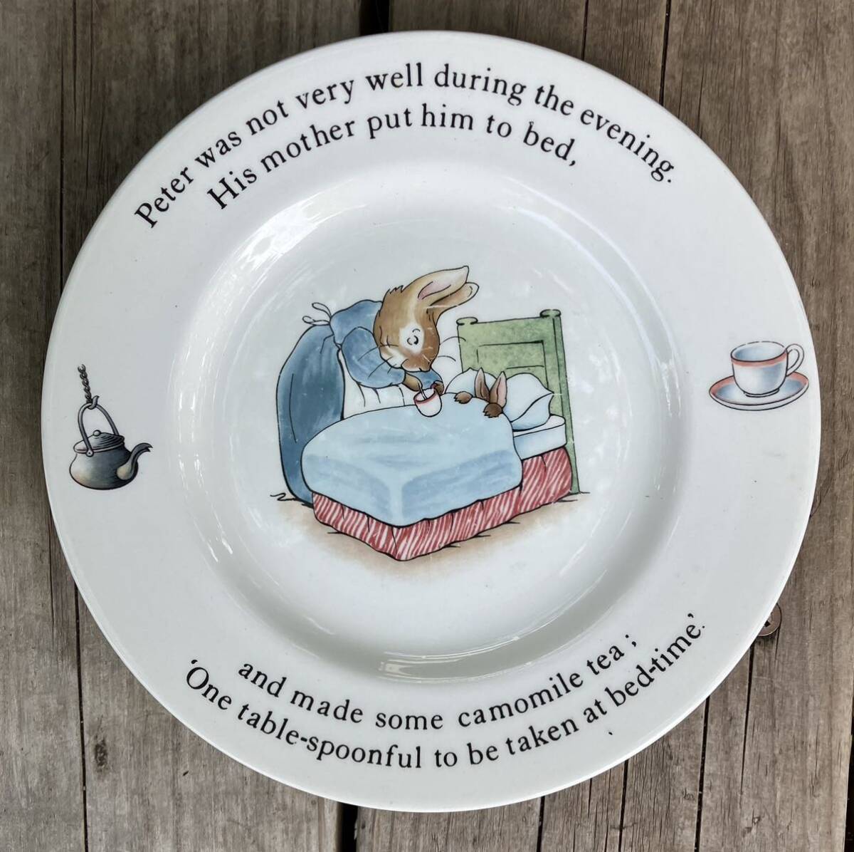 英国王室御用達　WEDGWOOD PETER RABBIT 旧刻印 英国製　プレート 17 送料無料_画像1