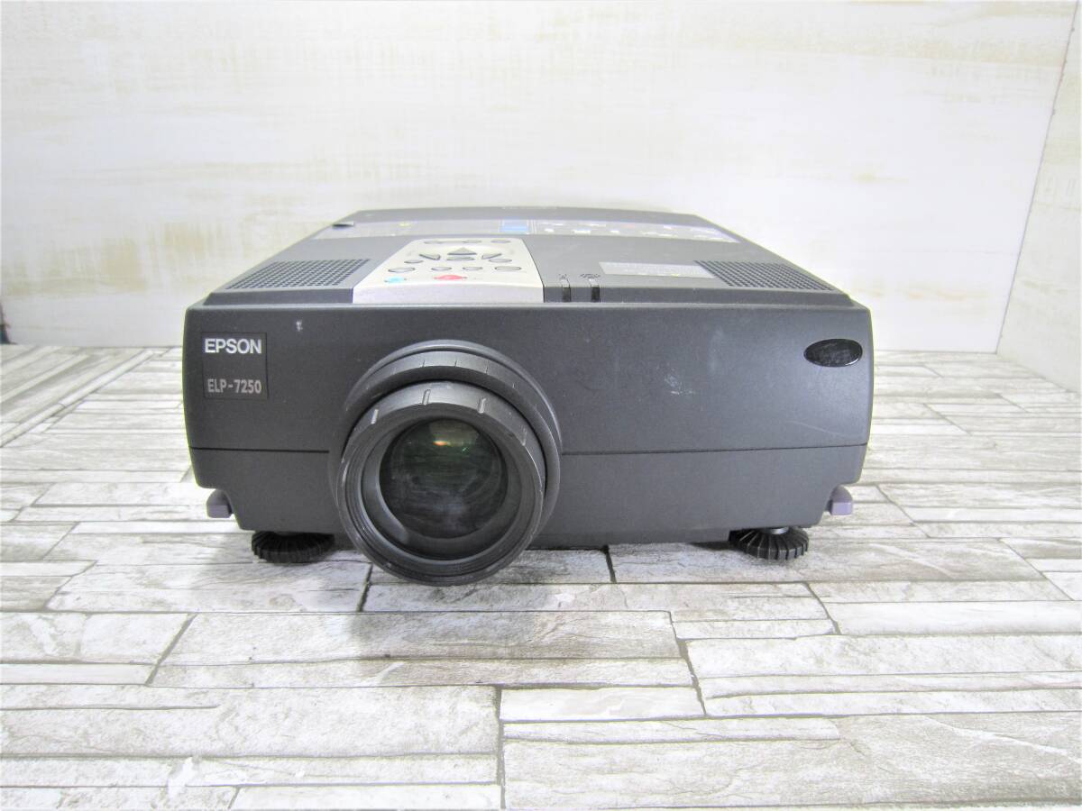 ★☆EPSON LCDプロジェクター ELP-7250　ランプ使用時間1132☆★_画像1