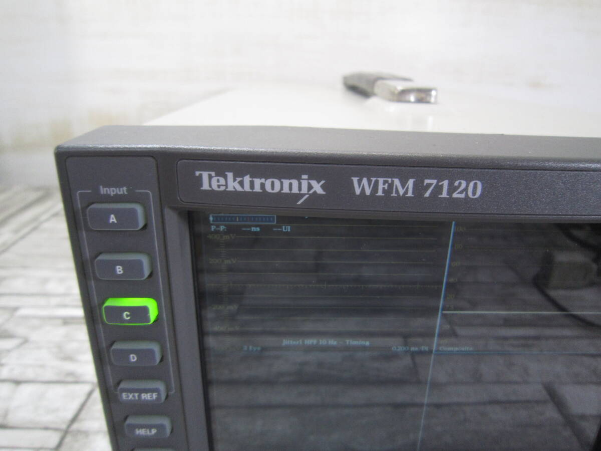 Tektronix tech Toro niksWFM7120 multi standard / multi format wave shape monitor 