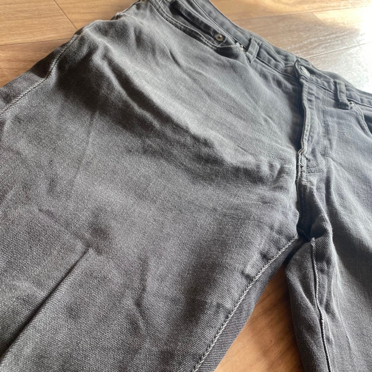【即購入可】メンズ GU ジーユー ジーパン デニム パンツ ズボン 31インチ ブラック 黒 ストレート 伸縮 L