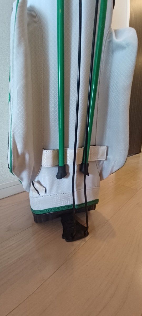 ゴルフキャディバッグ  スタンド式 軽量 ルコック スポルティフィ lecoq Sportif  ホワイト×グリーン