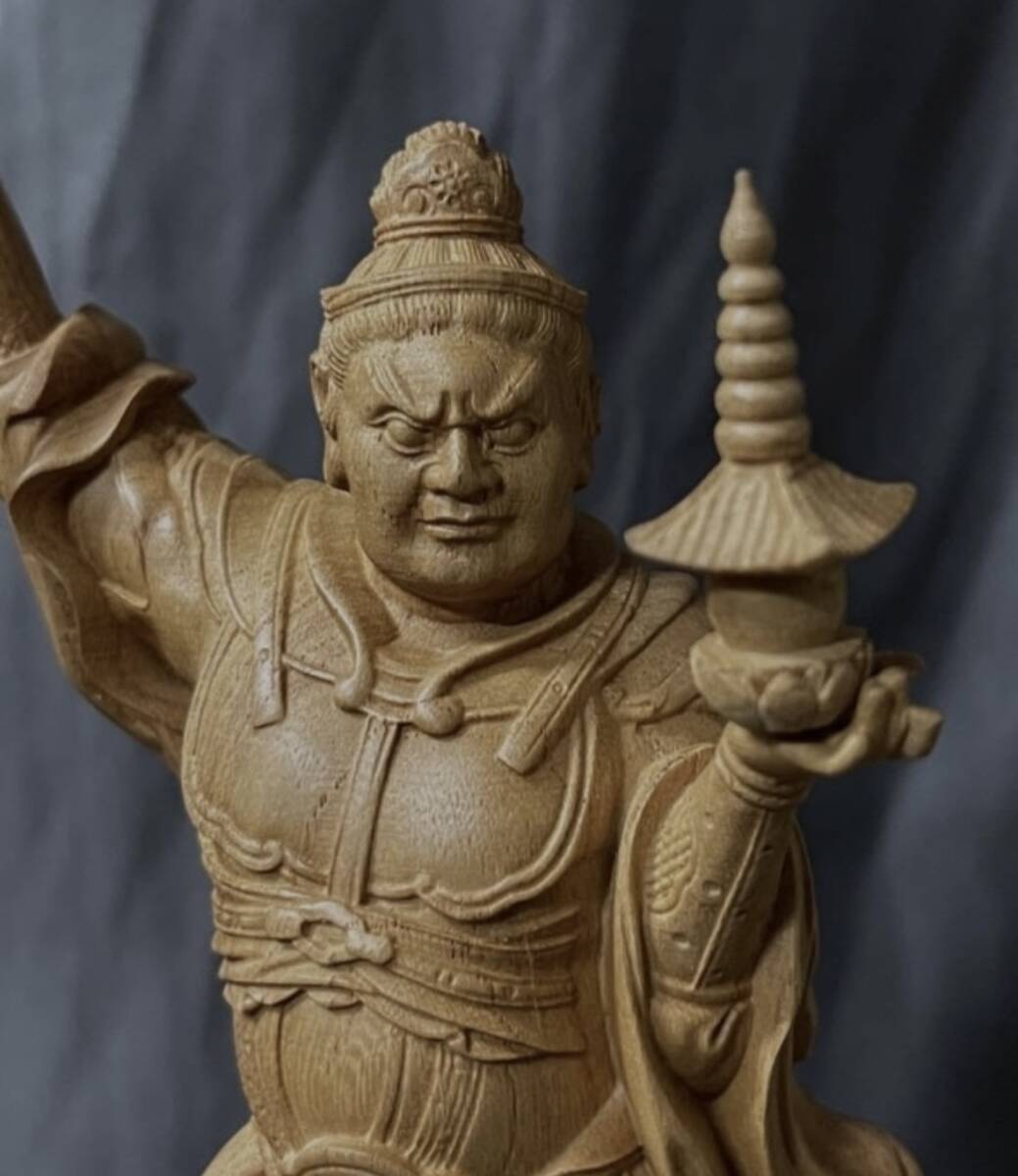 仏教工芸品　総ケヤキ製　井波彫刻　極上彫　木彫仏像　毘沙門天立像_画像3