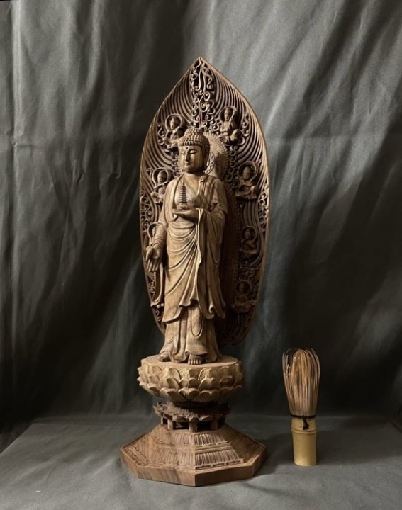 高45cm 仏教工芸品　総楠製　井波彫刻　極上彫　木彫仏像　薬師如来立像_画像9