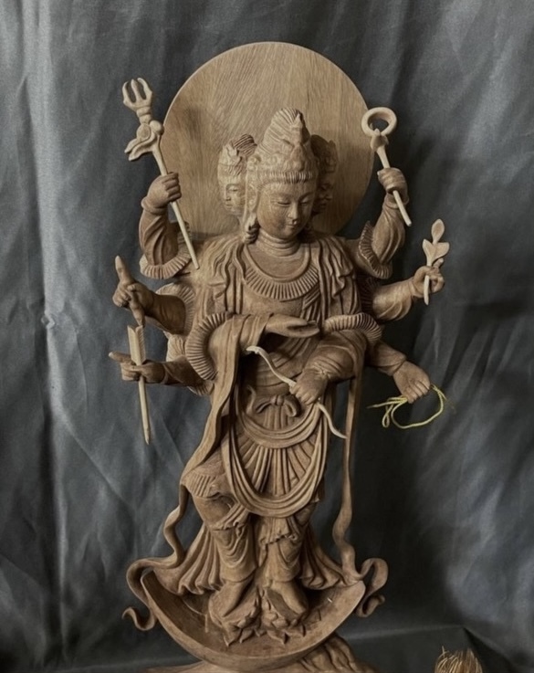 大型57cm仏教工芸品 総楠製 井波彫刻 極上彫 木彫仏像 摩利支天立像の画像8